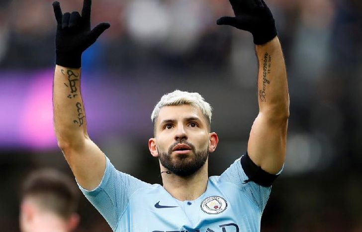 En la Selección no lo convocan. En Inglaterra es figura.