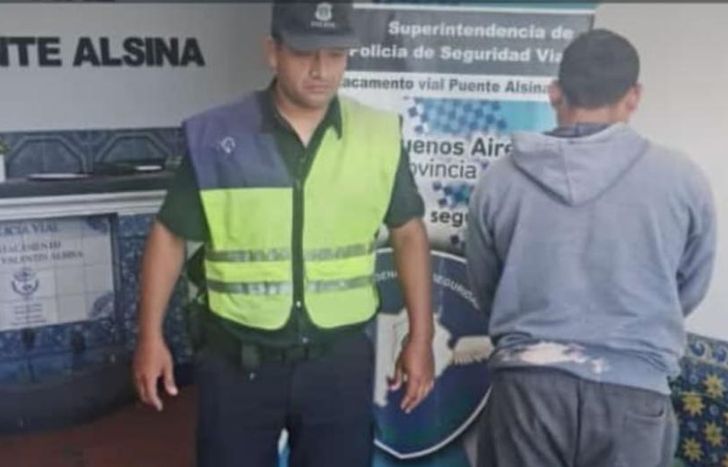 El automovilista fue interceptado en uno de los puntos de acceso a la Ciudad de Buenos Aires.