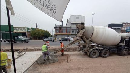 En otro sector ya colocan el hormigón. En otro sector ya colocan el hormigón.