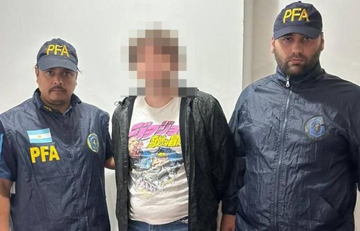 El momento de la detención del joven de Llavallol.