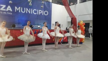 Una e las opciones que brinda el municipio es el taller de danzas clásicas.