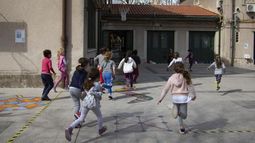 Los nenes, de regreso a la escuela.
