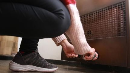 No deben instalarse estufas en espacios cerrados que no tienen ventilación.