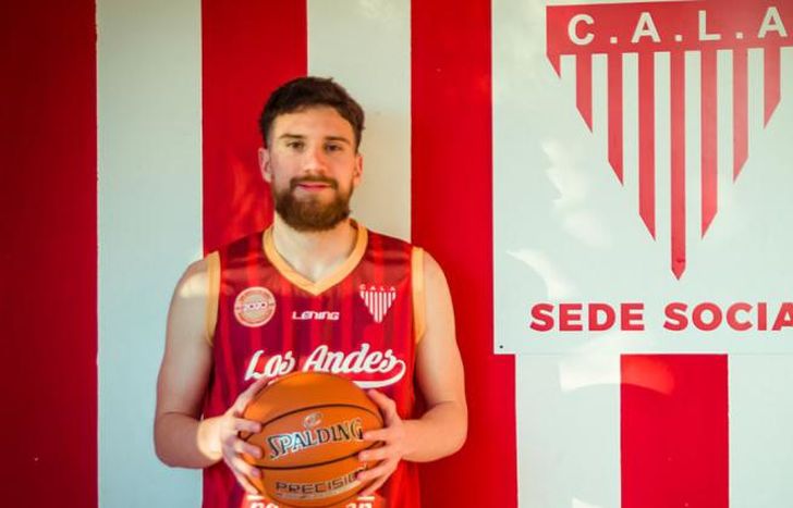 Tomás jugó siempre en Los Andes.