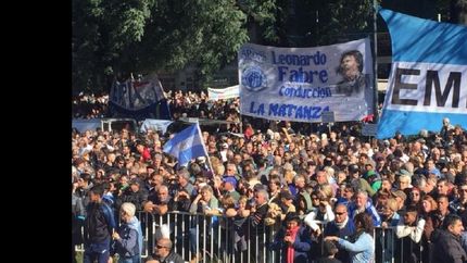 la 9 de julio desbordada por la masiva protesta contra el fmi