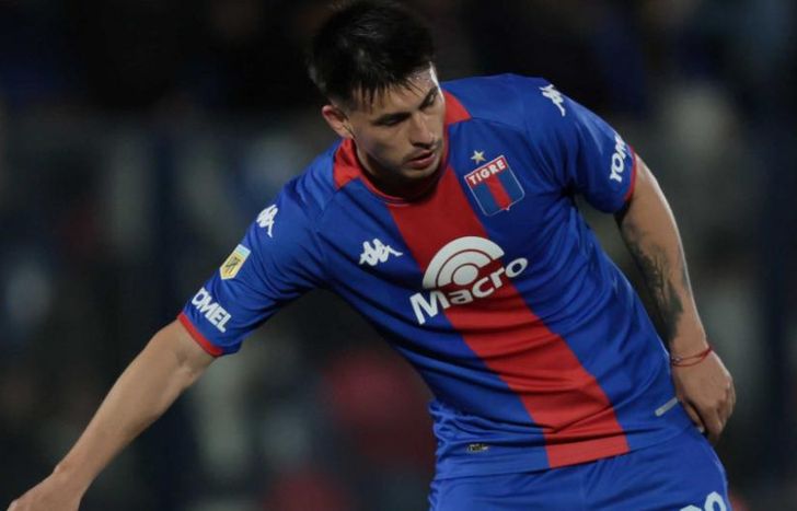 Leizza suma 50 partidos como profesional y tiene un gol en su haber.