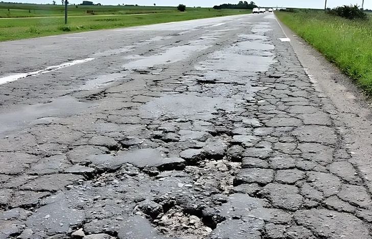 Para el FMI: el Gobierno de Milei retuvo U$S3.000 millones frenando obras viales e hídricas.