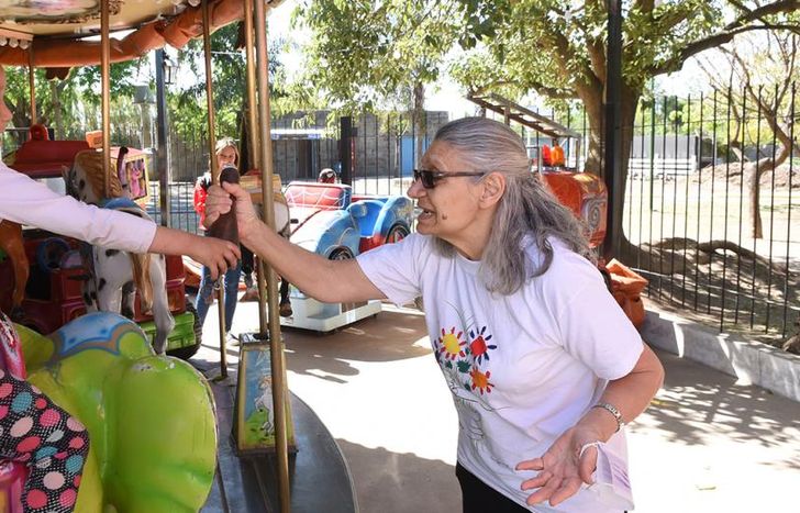 Las calesiteras y la felicidad de los chicos, siempre de la mano.