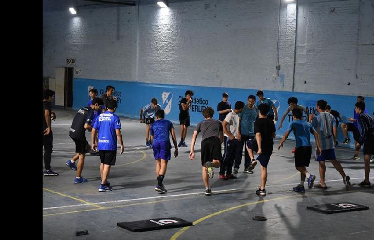 El club vive al ritmo de los socios y deportistas que lo visitan y disfrutan todos los días.
