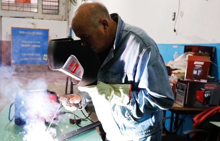 El curso de herrería, uno de los más elegidos.