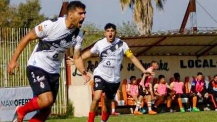 Matías Coselli festeja el primero del Tambero.