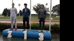 Con un tiempo de 10.17 segundos, se subió a lo más alto del podio.
