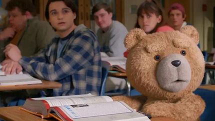 El oso de peluche viaja a los 90.