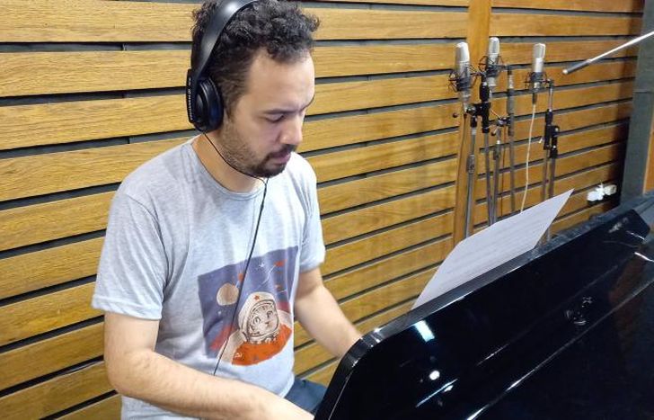 Grabando en Melopea, el estudio de Litto Nebbia.