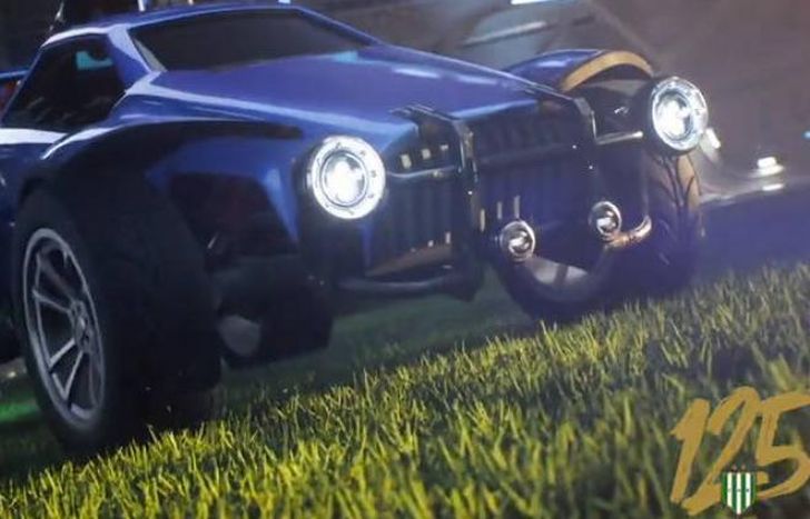 El juego combina autos y fútbol.