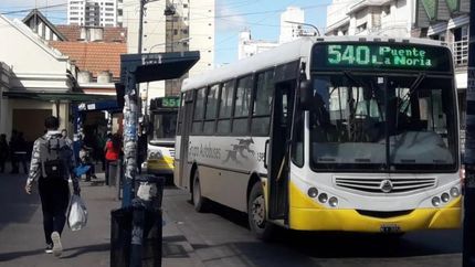Los boletos de colectivos y trenes en el AMBA aumentan un 40% desde hoy.
