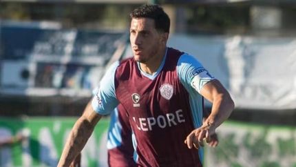 A Castellani le rescindieron su contrato en Ferro y se habla de un escándalo que involucra al entrenador, Alfredo Grelak, y a su esposa.