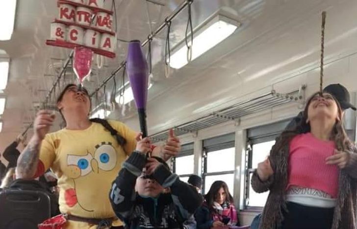 El tren es el medio de vida de Noelia.