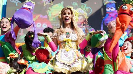 Panam deslumbró con su carisma y un show super colorido.