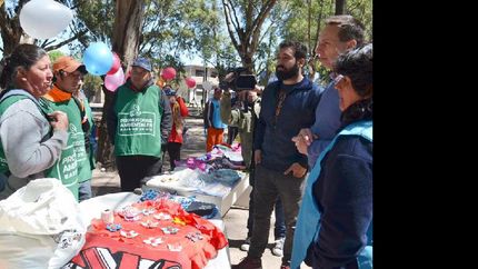 Los productos se exhibieron en una feria al aire libre.