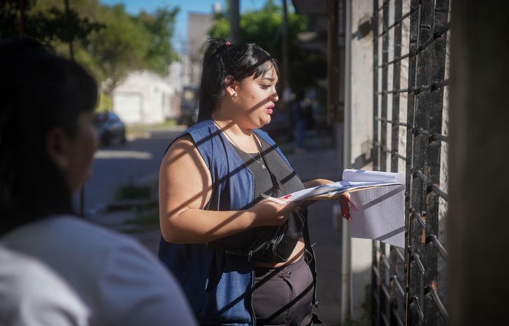 Equipos de Salud Lomas visitan casas, comercios y espacios comunitarios.
