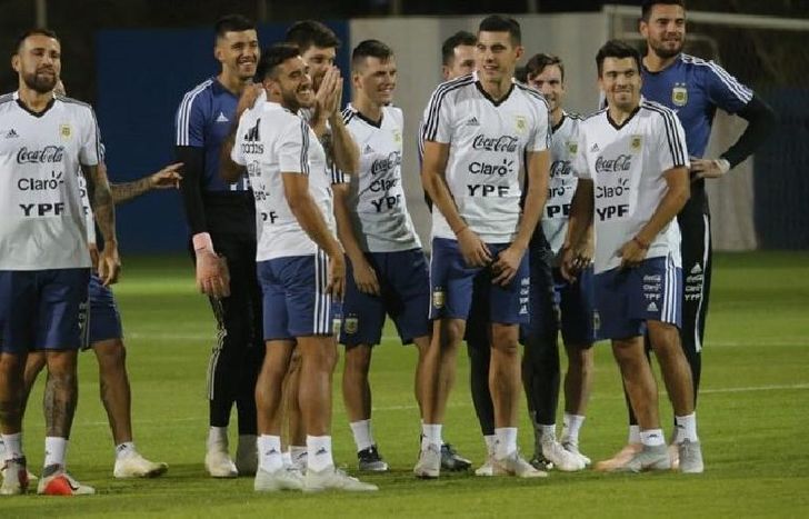 Lionel Scaloni paró una formación con 10 jugadores pensando en el clásico del martes frente a Brasil.