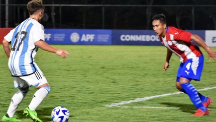 Benjamín Acosta en el amistoso ante Paraguay. Benjamín Acosta en el amistoso ante Paraguay.