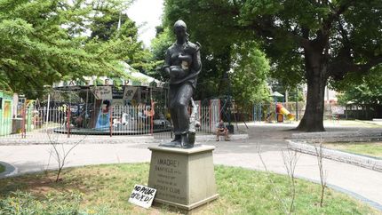 Los jóvenes fueron detenidos cuando merodeaban la plaza en Maipú y Vergara.