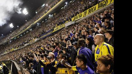 Hubo protestas de los hinchas que se quedaron sin entradas.