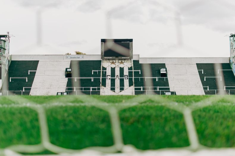La Comisión Directiva de Banfield reincorporó a trabajadores que habían sido despedidos.