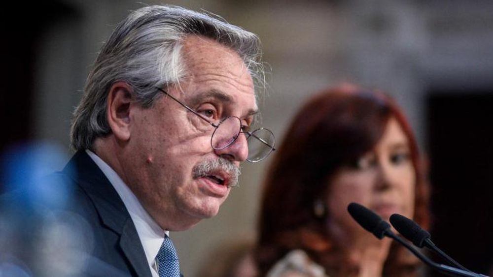 Fernández afirmó que hay que desdolarizar las tarifas.