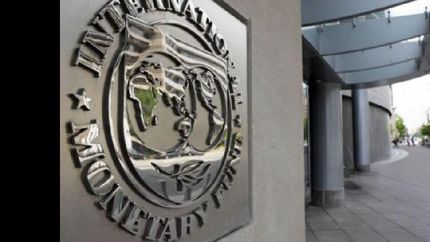 el fmi advierte que la suba de la pobreza pone en riesgo el programa economico