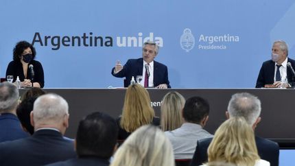 Fernández anunció las medidas de cuidado sanitario.