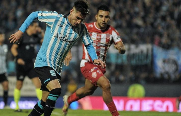 Romero busca cortar un avance de Racing.