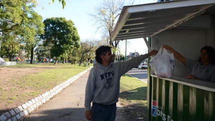 Hay puestos en parques, plazas, clubes, instituciones y delegaciones.