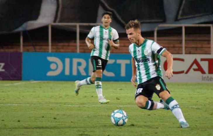 El volante del Taladro lleva tres goles de cabeza en la Copa.