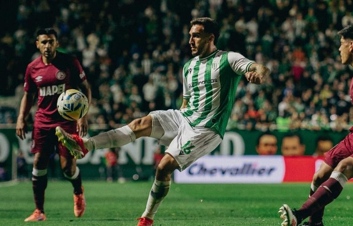 Méndez con la marca de Romero.