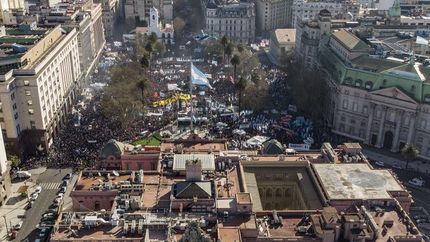 Una multitud se acercó a la Plaza de Mayo en apoyo a Cristina Kirchner.