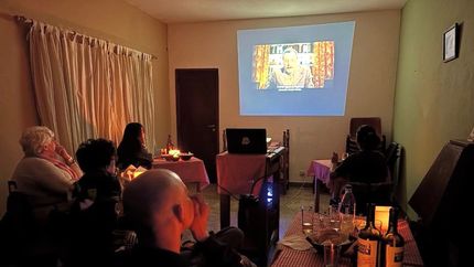 El centro cultural está ubicado en Cerrito 1559, Temperley.