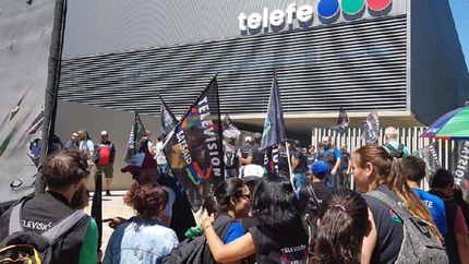 Hubo una manifestación en la puerta del canal.