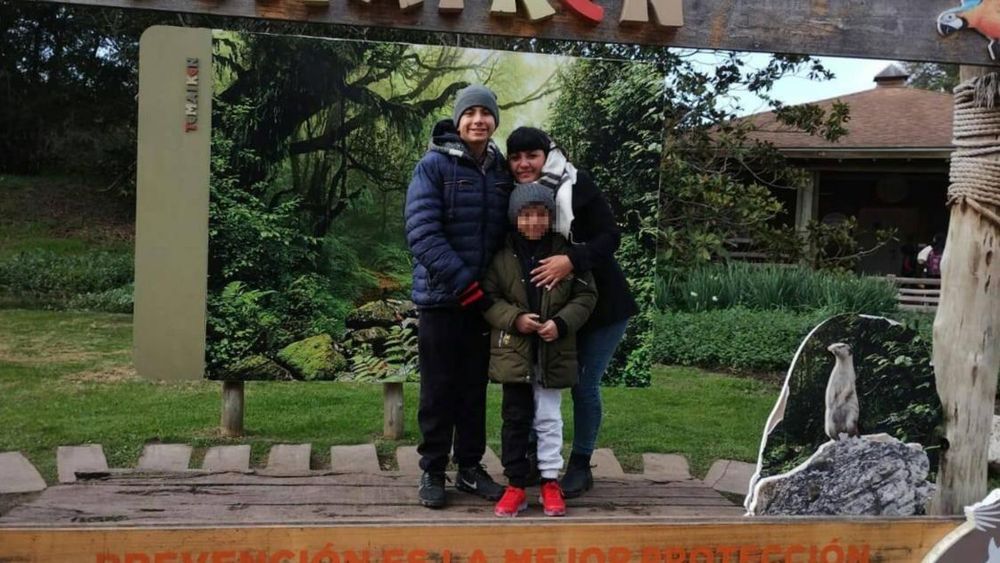 La familia acosada y amenazada.