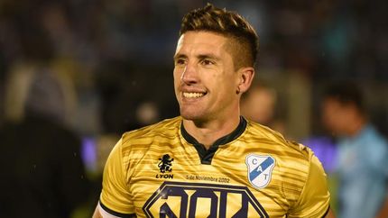 Federico Crivelli se despedirá del fútbol ante los hinchas de Temperley. Federico Crivelli se despedirá del fútbol ante los hinchas de Temperley.