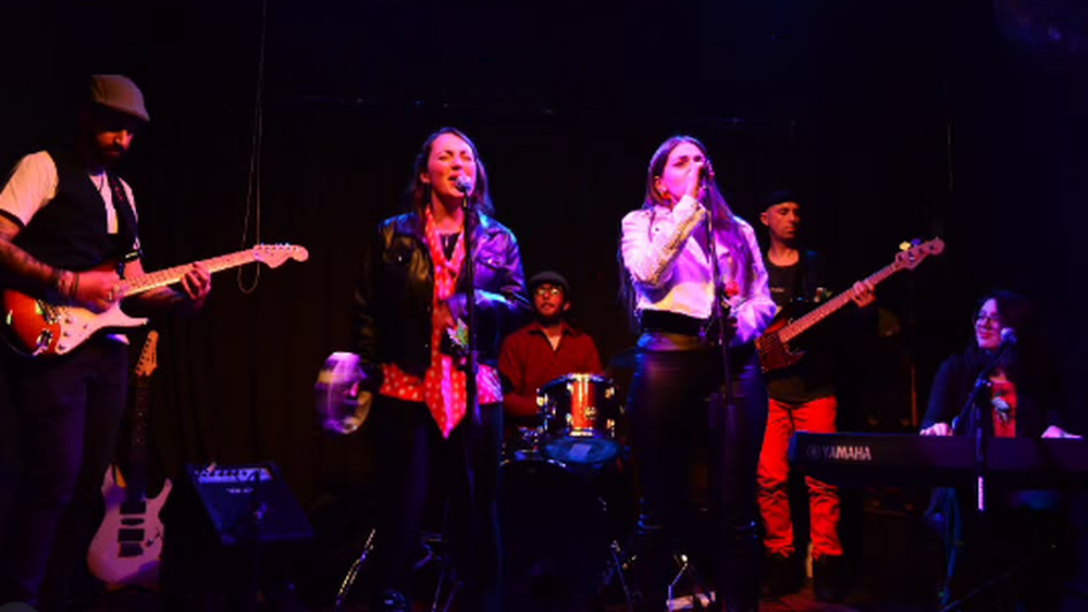 Flying Banana llega a Conurbania con una propuesta de soul, voces y mucho groove