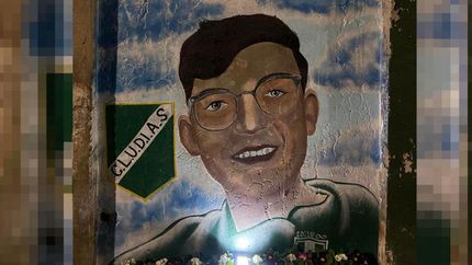 banfield: pintaron un mural en memoria de tomas pliego