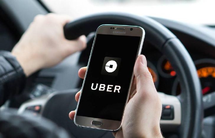 Uber debutó este jueves en Mendonza de forma legal y en pocas hoas registró más de 2 mil pedidos.