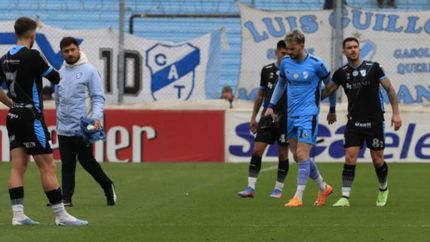 Matías Castro fue reemplazado en el partido ante San Martín de Tucumán.