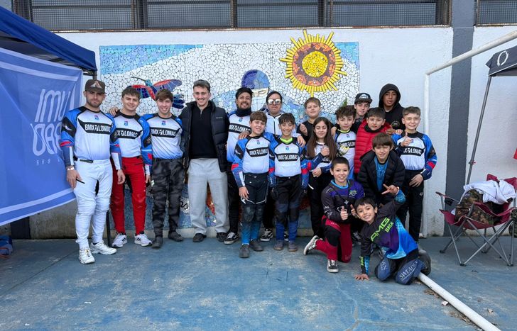 30 competidores, 18 podios para el BMX de Lomas de Zamora..