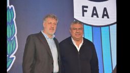 No hay acuerdo entre futbolistas y dirigentes sobre las medidas tomadas.