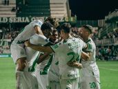 Banfield taladró a Newells y dio una exhibición en el segundo tiempo.