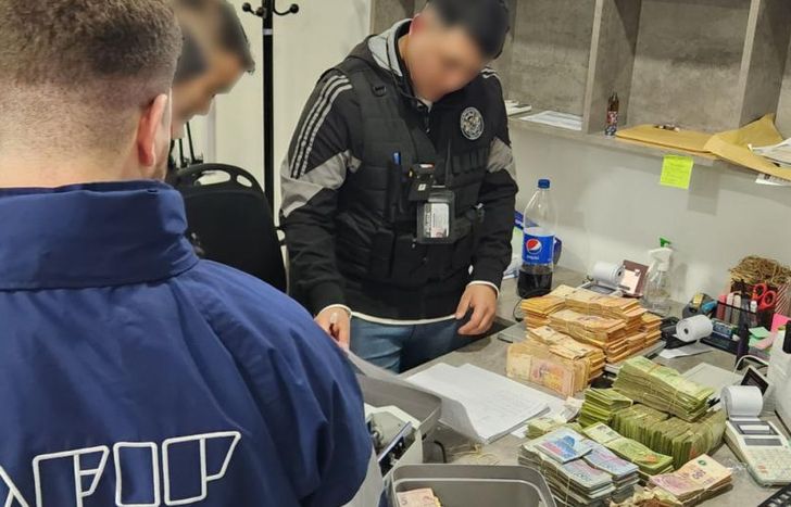 Hubo allanamientos en Banfield y Llavallol.